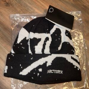 Arc'teryx Monochrome Knit Beanie